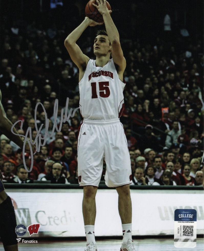 SAM DEKKER SIGNED 8X10 WI BADGERS PHOTO #1