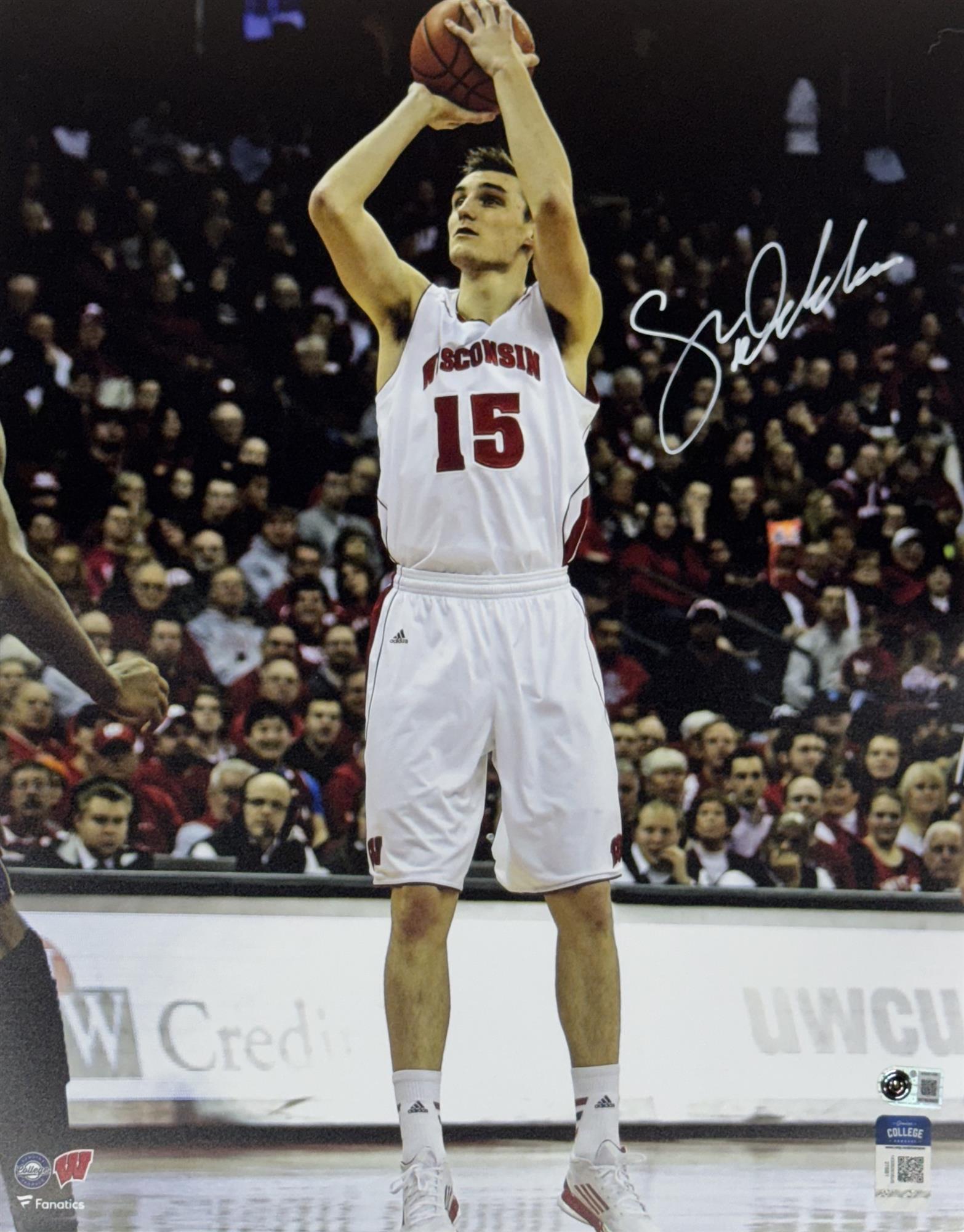 SAM DEKKER SIGNED 16X20 PHOTO #1 - WISCONSIN BADGERS - BAS