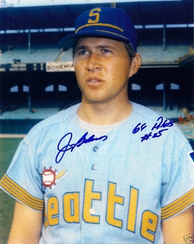 JOHN GELNAR SIGNED 8X10 PILOTS PHOTO