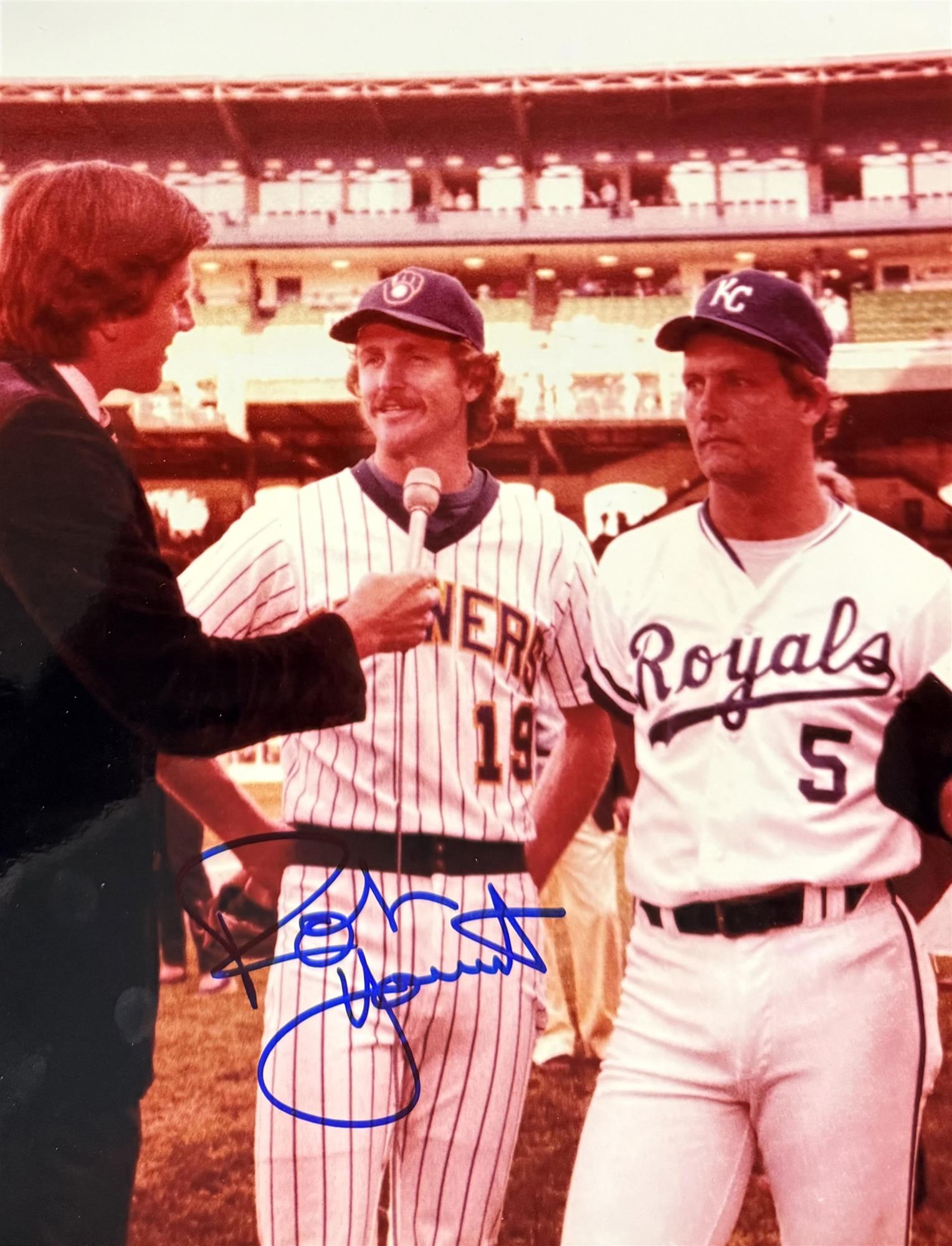 ROBIN YOUNT SIGNED BREWERS 8X10 PHOTO #10