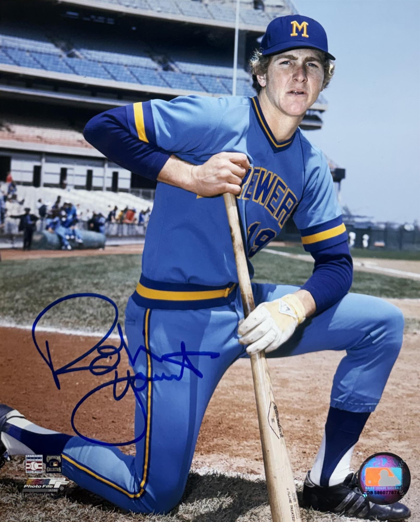 ROBIN YOUNT SIGNED BREWERS 8X10 PHOTO #28