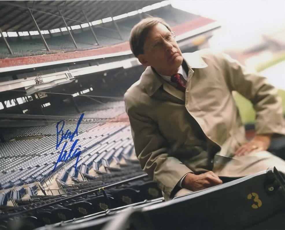 BUD SELIG SIGNED 8X10 BREWERS PHOTO #10