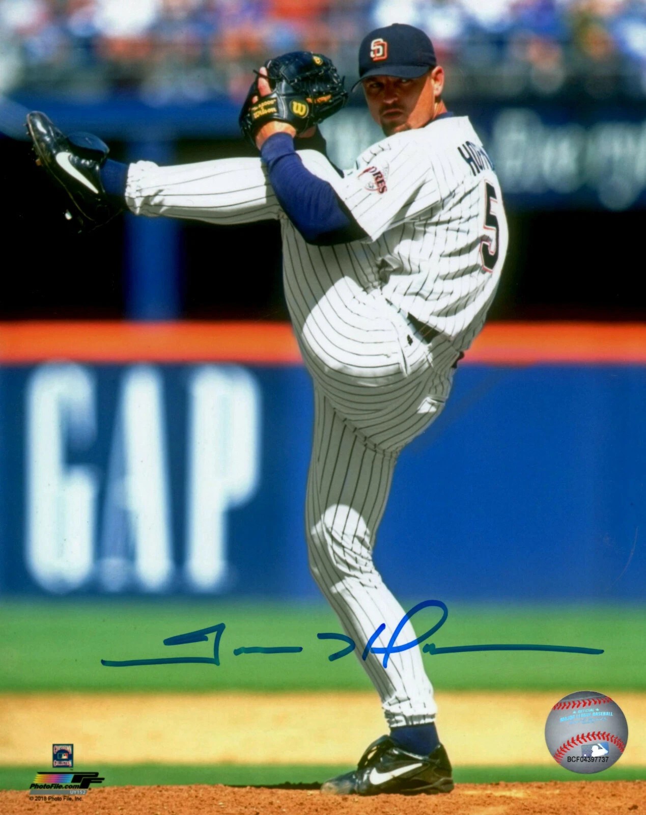 TREVOR HOFFMAN SIGNED 8X10 PADRES PHOTO #3