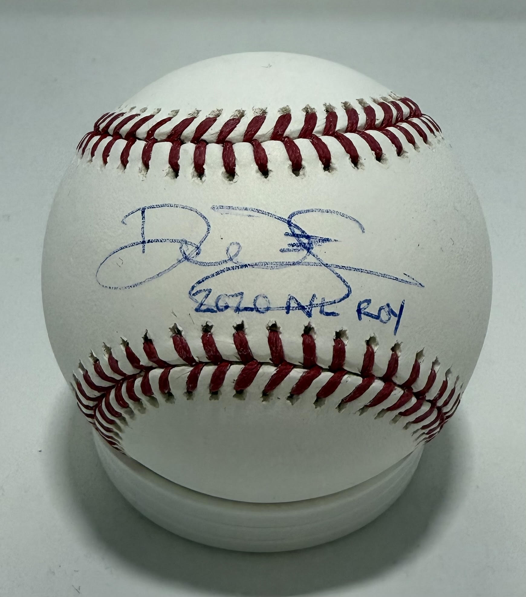 DEVIN WILLIAMS SIGNED OFFICIAL MLB BASEBALL W/ 2020 ROY - BREWERS - JSA DEVIN WILLIAMS SIGNED OFFICIAL MLB BASEBALL W/ 2020 ROY - BREWERS - JSA