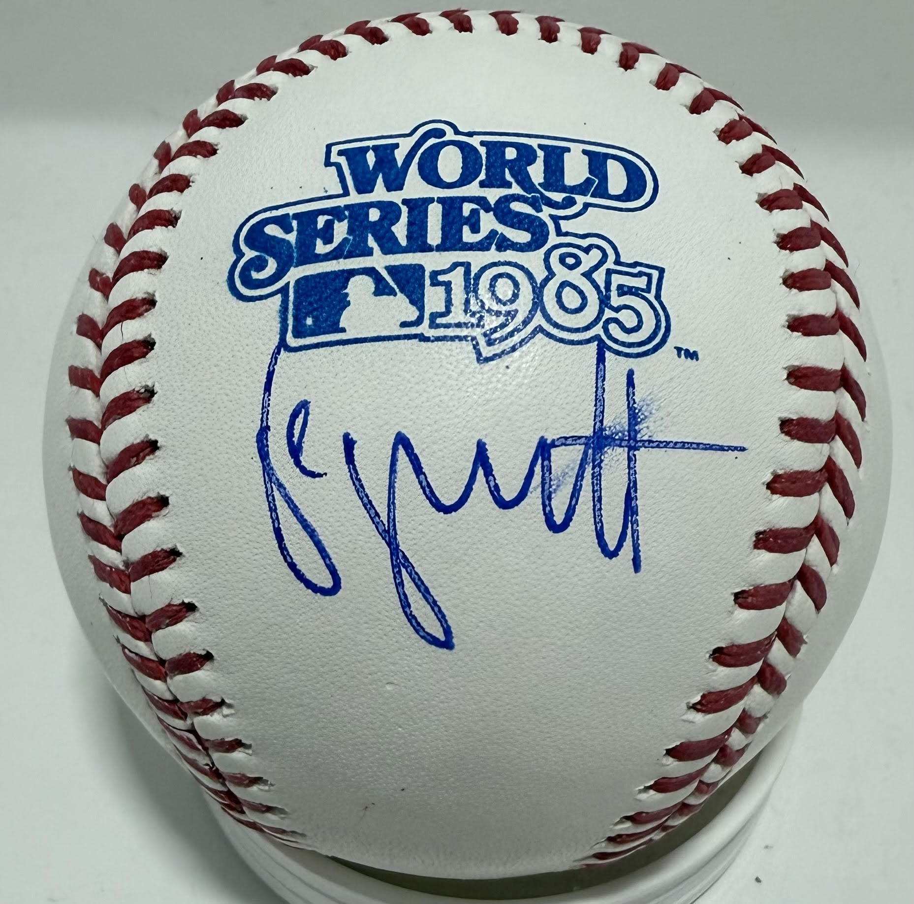 GEORGE BRETT SIGNED OFFICIAL MLB 1985 WORLD SERIES LOGO BASEBALL - ROYALS - BAS GEORGE BRETT SIGNED OFFICIAL MLB 1985 WORLD SERIES LOGO BASEBALL - ROYALS - BAS