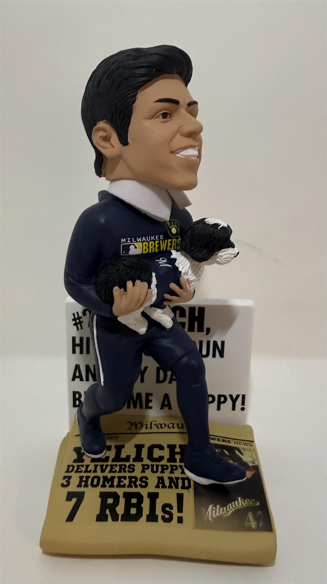 CHRISTIAN YELICH PUPPY BOBBLEHEAD - FOREVER FOCO BREWERS BOBBLEHEAD
