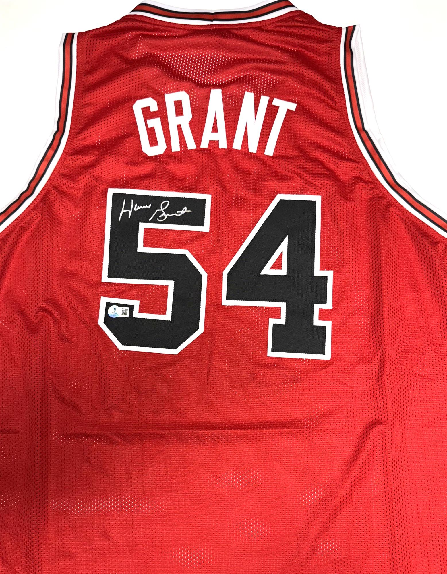 HORACE GRANT SIGNED CUSTOM REPLICA BULLS JERSEY - BAS