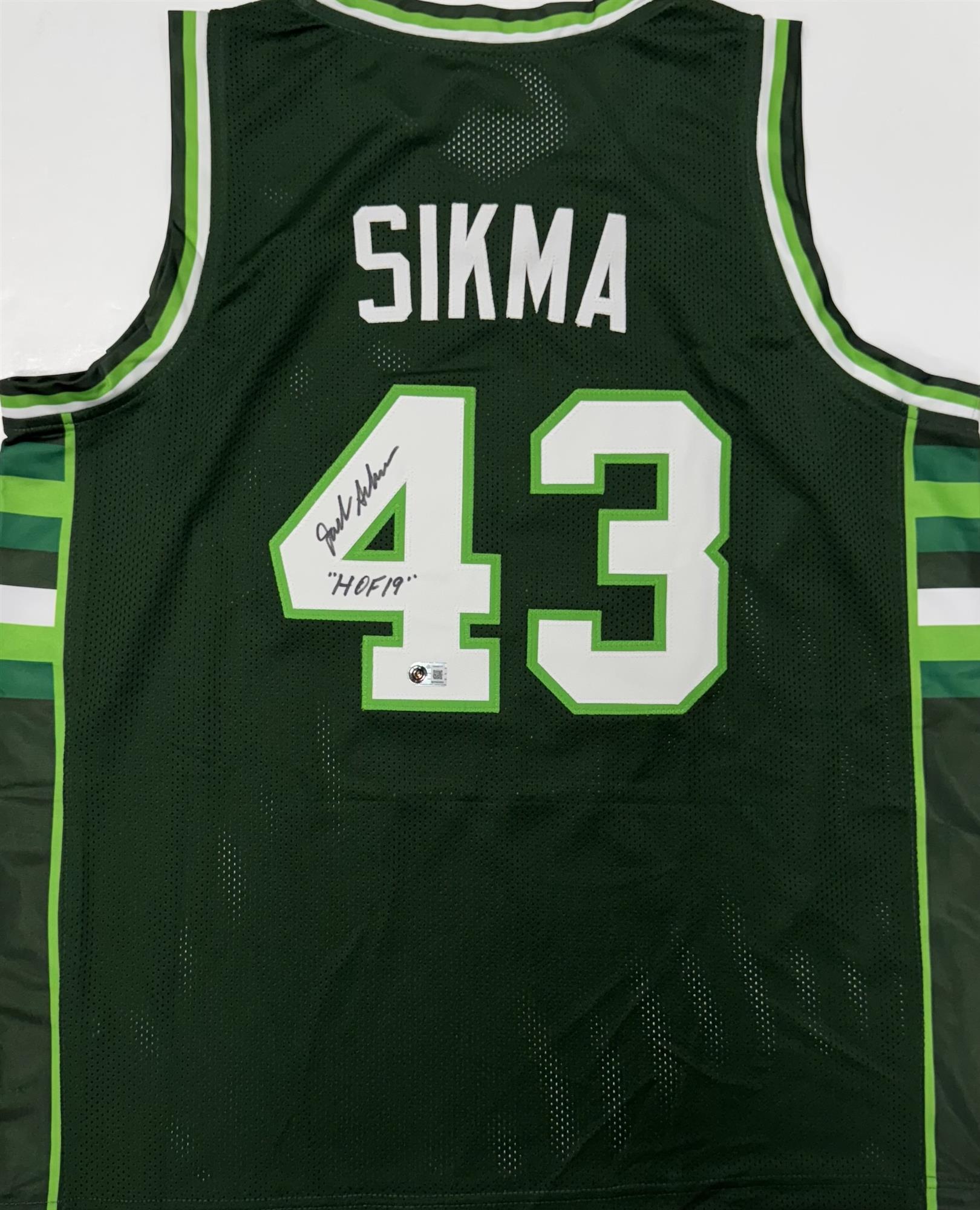 JACK SIKMA SIGNED CUSTOM REPLICA GREEN / WHITE BUCKS JERSEY W/ HOF - BAS
