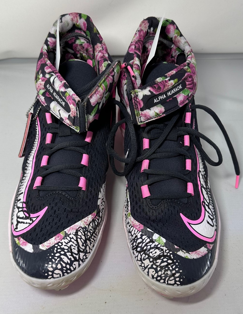 WILLIAM CONTRERAS SIGNED BREWERS NIKE MOTHERS DAY GAME USED CLEATS #11 - JSA WILLIAM CONTRERAS SIGNED BREWERS NIKE MOTHERS DAY GAME USED CLEATS #11 - JSA
