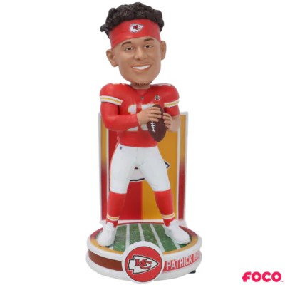 PATRICK MAHOMES 2025 BANNER SERIES FOCO BOBBLEHEAD - KANSAS CITY CHIEFS