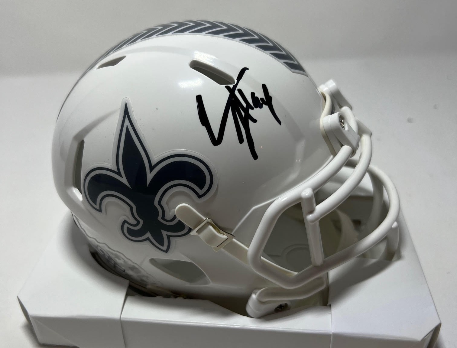 CAMERON JORDAN SIGNED 2024 SALUTE TO SERVICE MINI HELMET - NEW ORLEANS SAINTS NFL - BAS