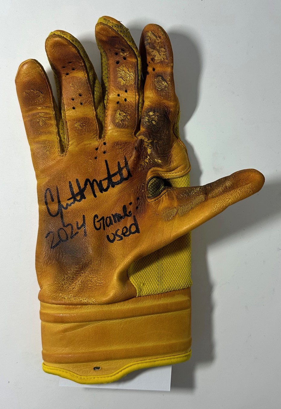 GARRETT MITCHELL SIGNED BREWERS NIKE GAME USED RIGHT BATTING GLOVE #1 - JSA GARRETT MITCHELL SIGNED BREWERS NIKE GAME USED RIGHT BATTING GLOVE #1 - JSA