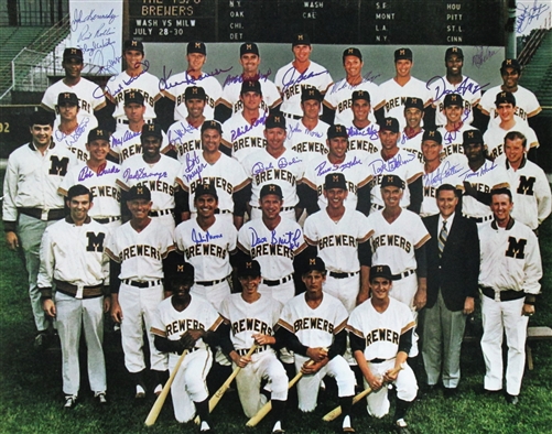 1970 MILWAUKEE BREWERS TEAM SIGNED 16X20 PHOTO W/ 31 SIGS