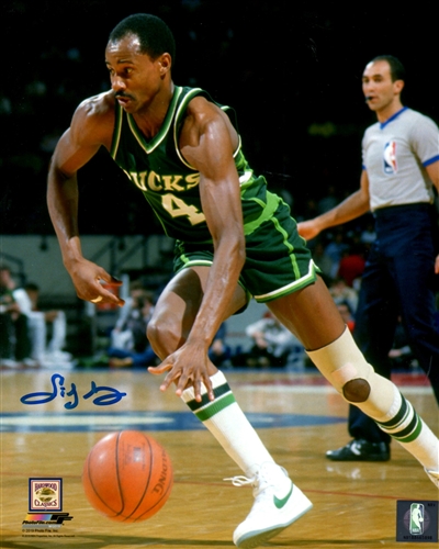 SIDNEY MONCRIEF SIGNED 8X10 BUCKS PHOTO #8