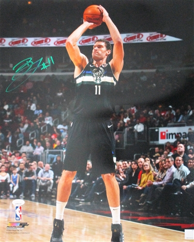 BROOK LOPEZ SIGNED BUCKS 16X20 PHOTO #1 - JSA
