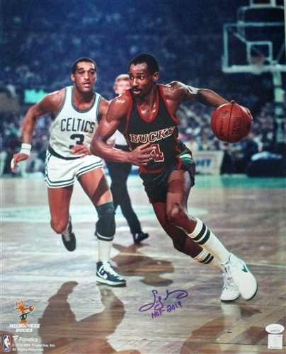 SIDNEY MONCRIEF SIGNED 16X20 BUCKS PHOTO #9 W/ HOF - JSA