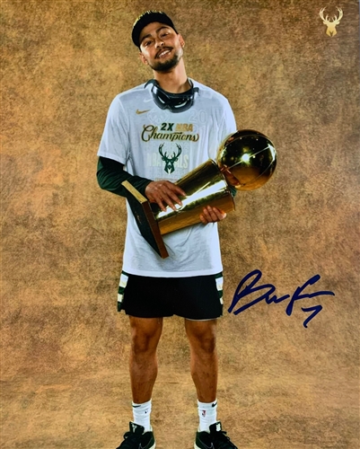 BRYN FORBES SIGNED 8X10 MILW. BUCKS PHOTO #2